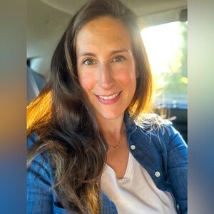 Meet your Posher, Cynthia